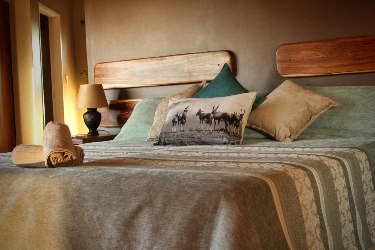 Africa Awaits Lodge & Safaris Gobabis Bagian luar foto