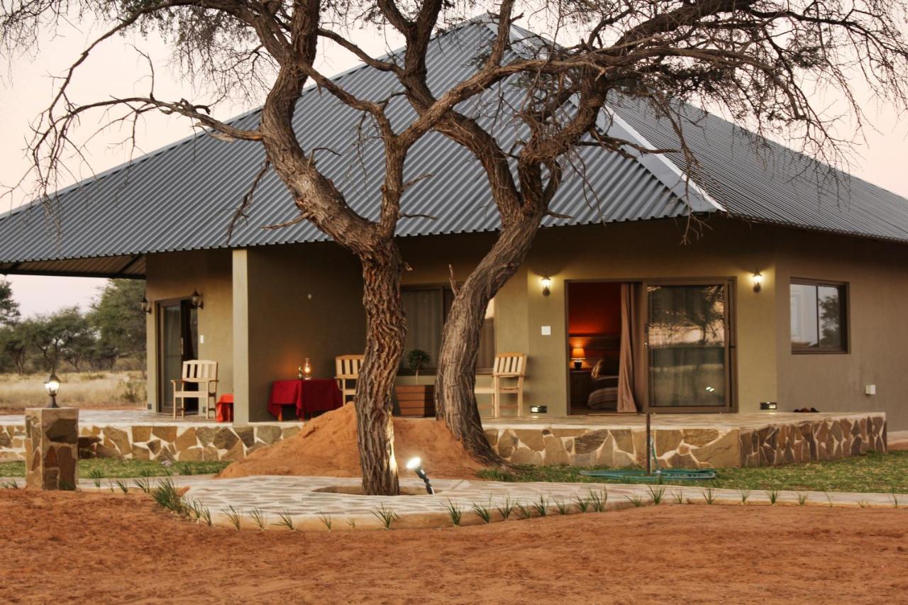 Africa Awaits Lodge & Safaris Gobabis Bagian luar foto