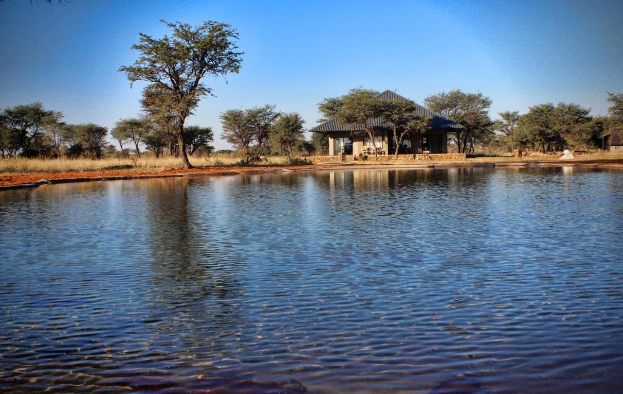 Africa Awaits Lodge & Safaris Gobabis Bagian luar foto