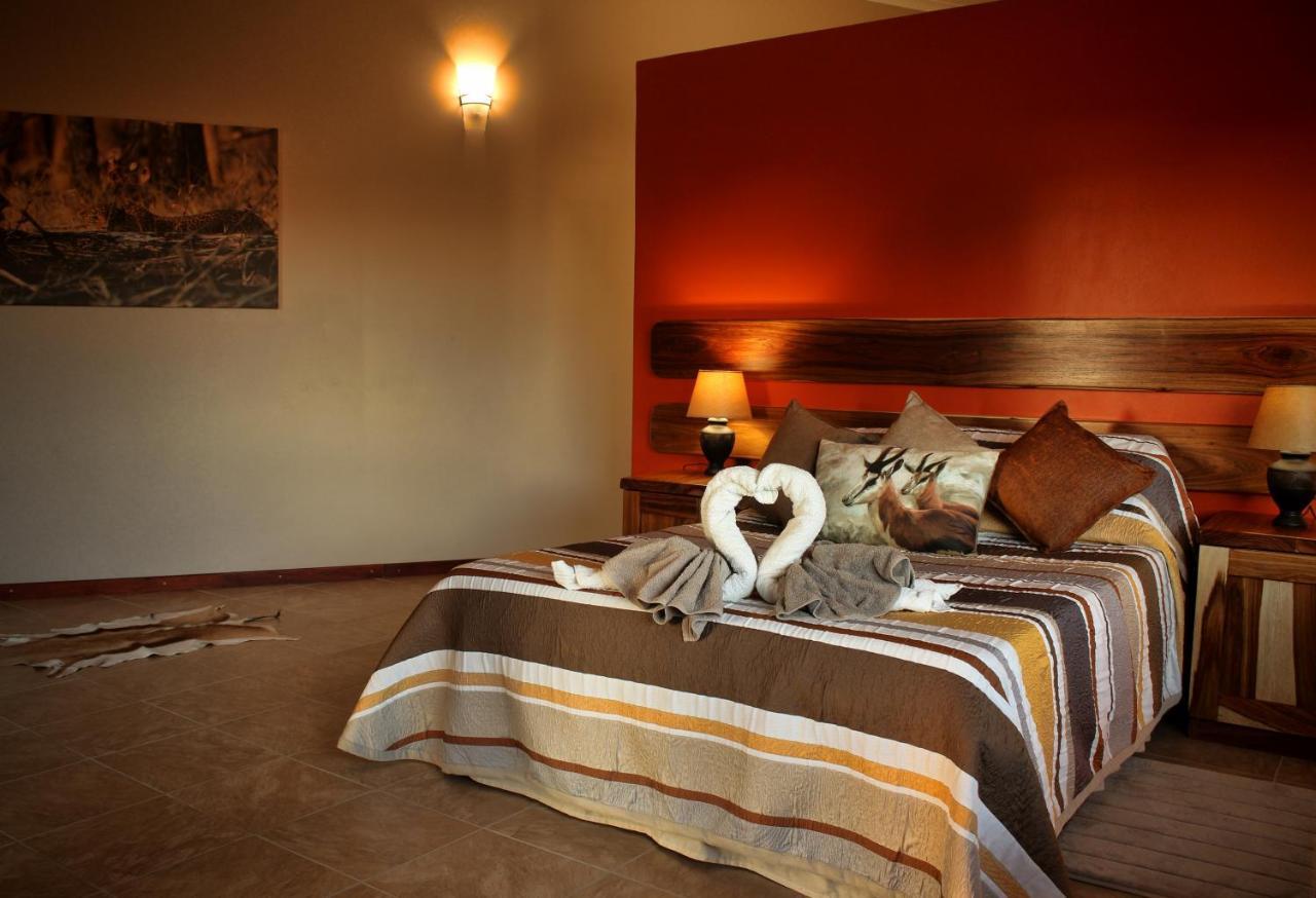 Africa Awaits Lodge & Safaris Gobabis Bagian luar foto