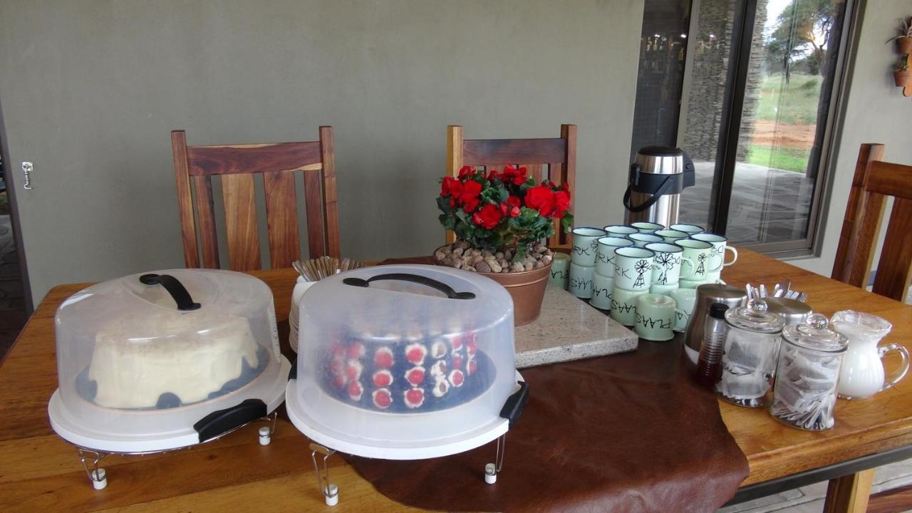 Africa Awaits Lodge & Safaris Gobabis Bagian luar foto