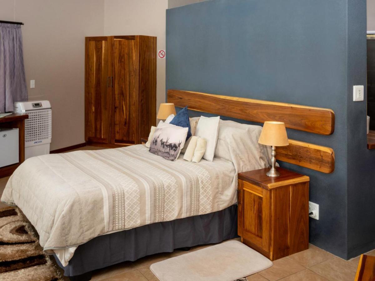 Africa Awaits Lodge & Safaris Gobabis Bagian luar foto