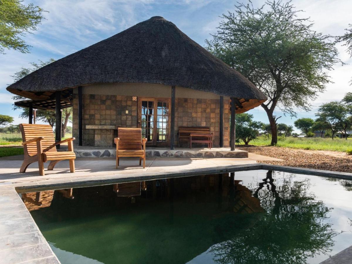 Africa Awaits Lodge & Safaris Gobabis Bagian luar foto