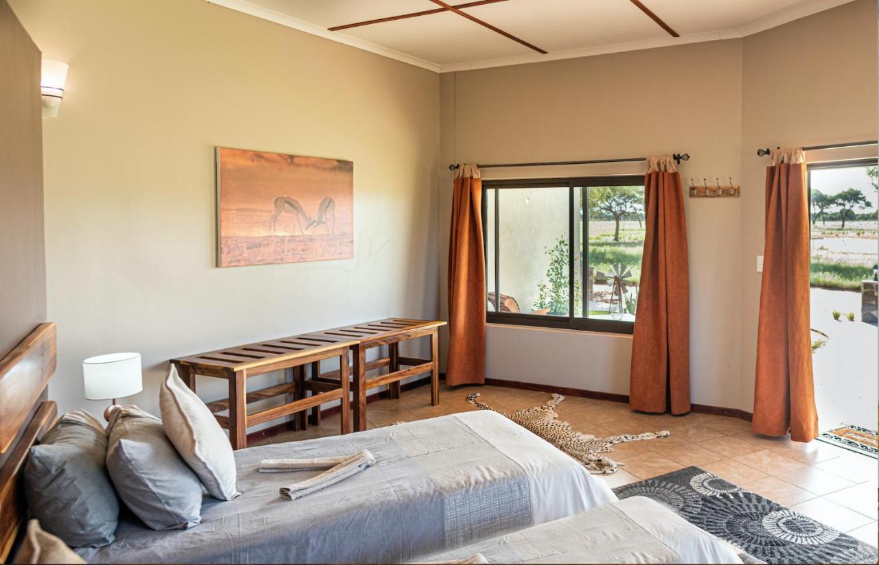 Africa Awaits Lodge & Safaris Gobabis Bagian luar foto