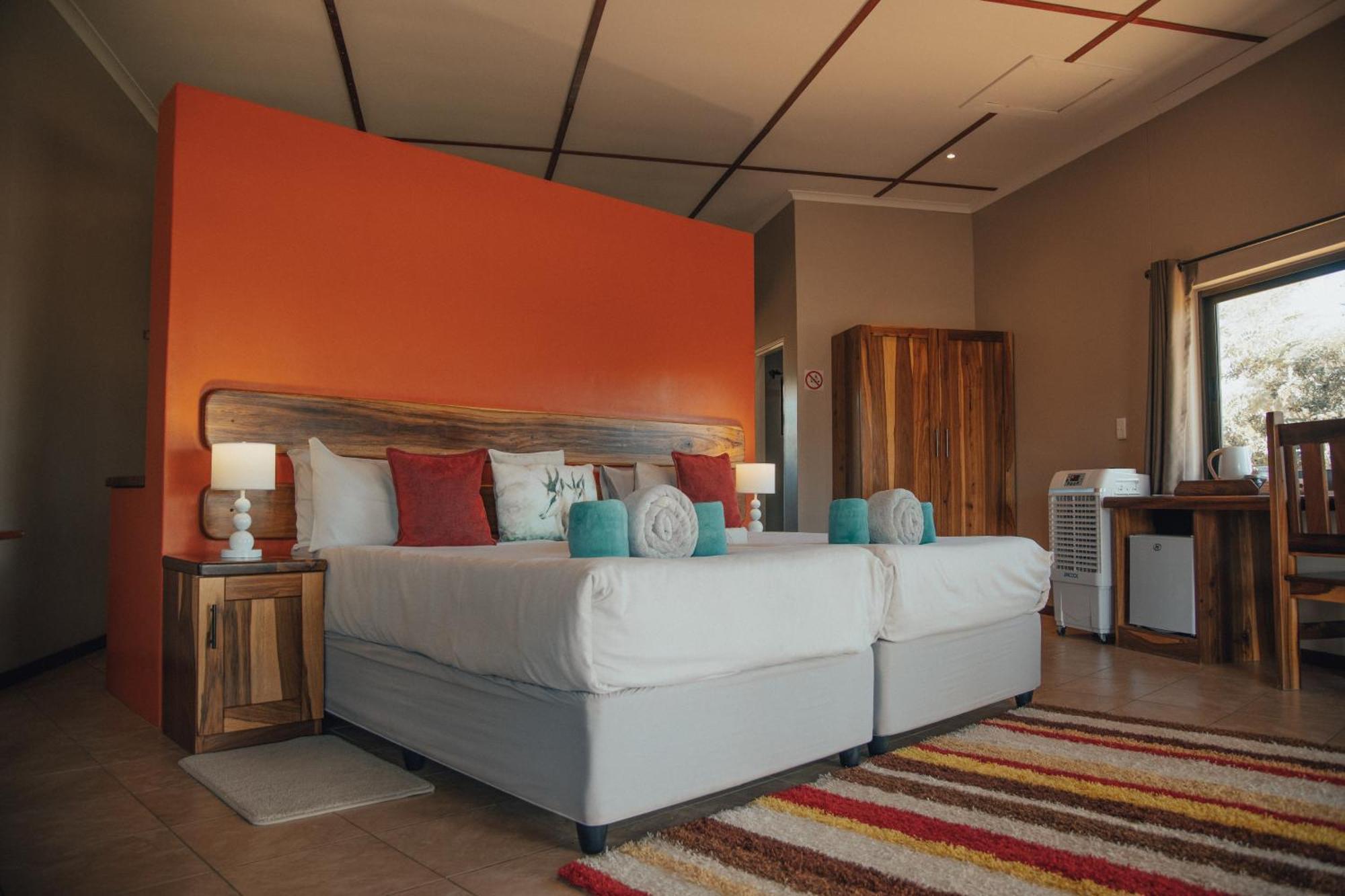 Africa Awaits Lodge & Safaris Gobabis Bagian luar foto