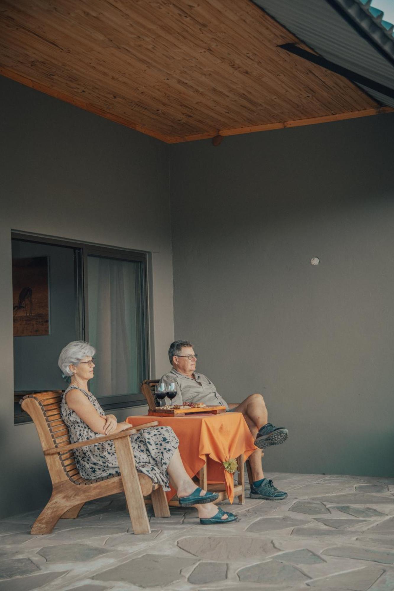 Africa Awaits Lodge & Safaris Gobabis Bagian luar foto