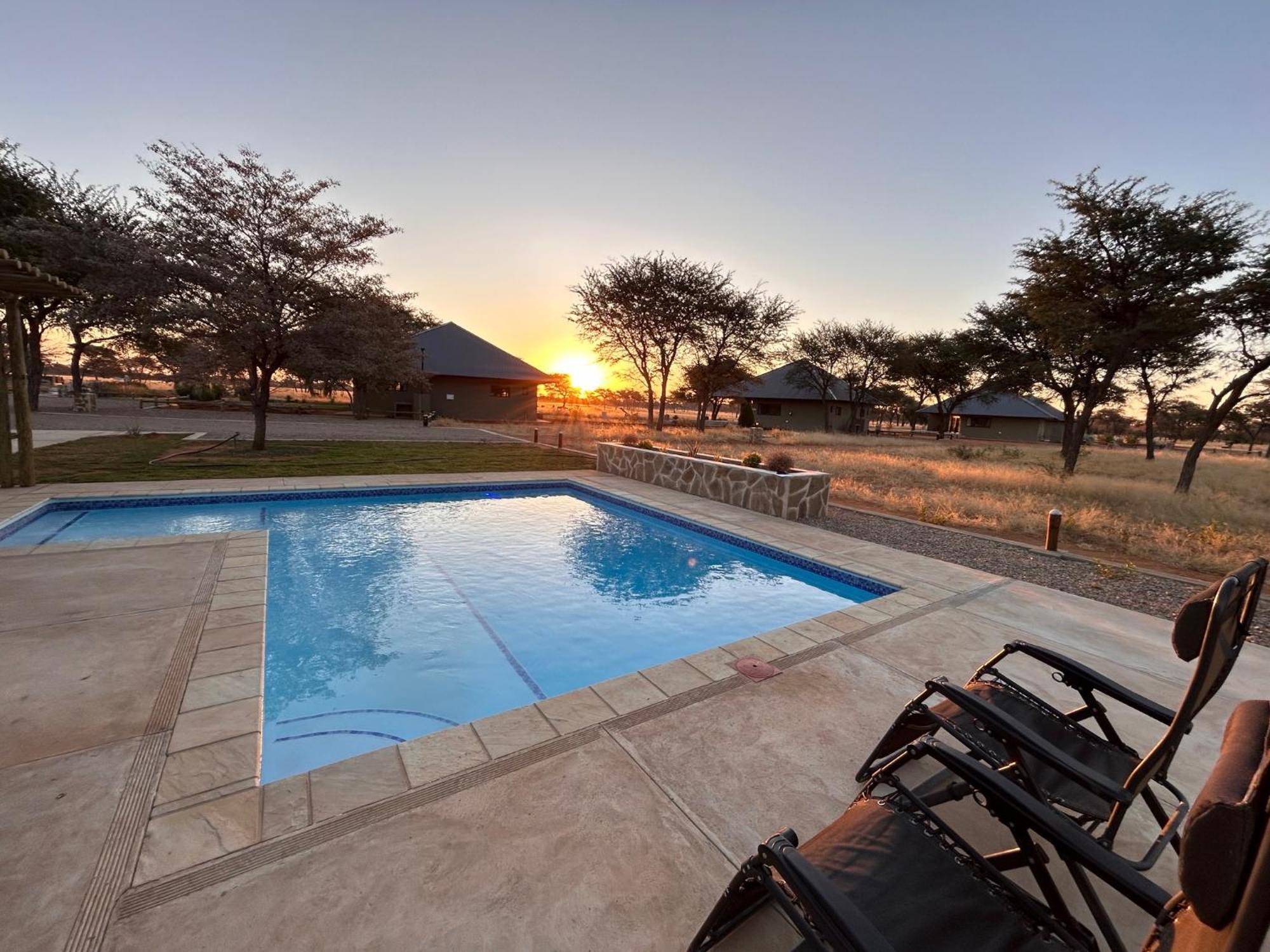 Africa Awaits Lodge & Safaris Gobabis Bagian luar foto